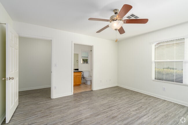 2BR, 2BA - 1,100SF - Primary Bedroom