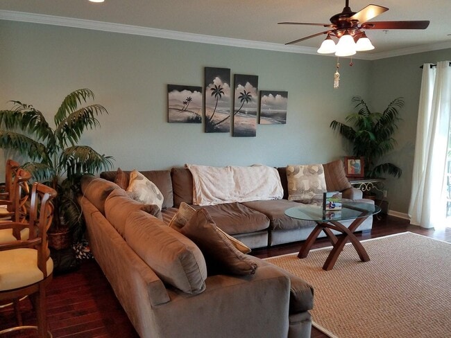 Photo - 132 Greenwich Cir