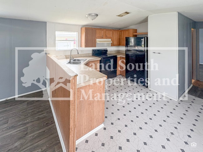 Photo - 425 Longfellow Blvd