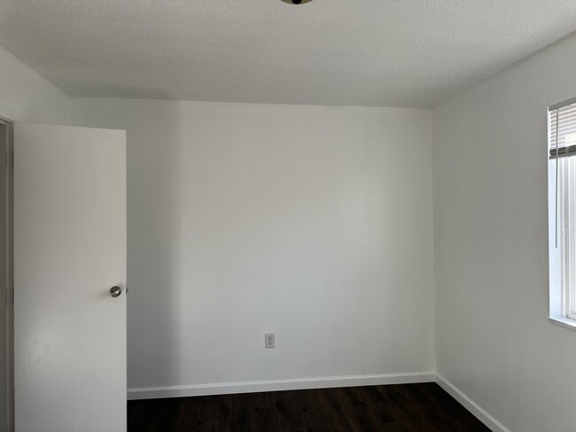 Building Photo - 184 E Market St Unit 321