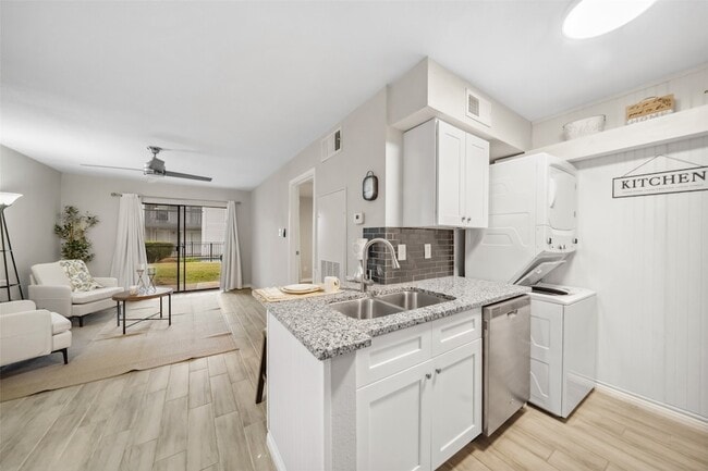 Photo - 13151 Walden Rd Unidad 175 Rental