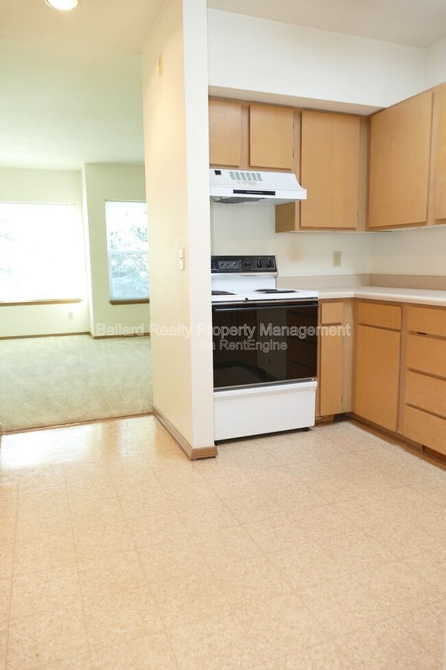 Photo - 8320 5th Ave NE