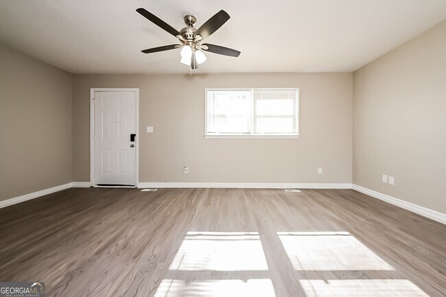 Photo - 4975 Manor Dr SW