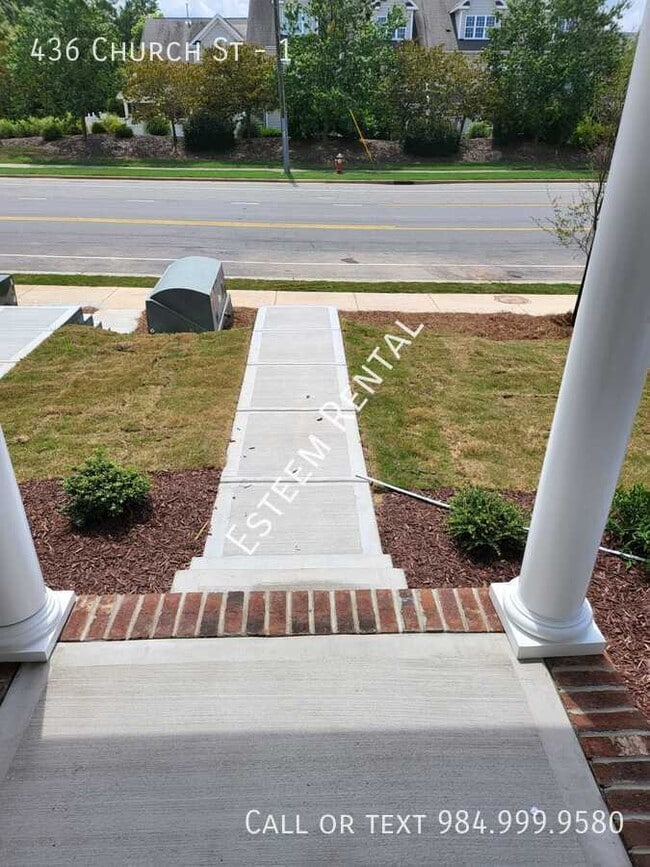 Photo - 436 Church St