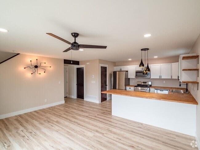 Building Photo - Yin/Yang Unit B Rental
