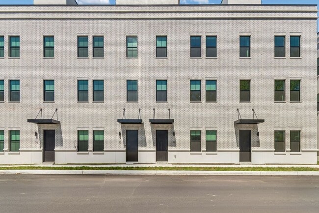 Photo - New Construction Townhome For Lease downtown Tampa, Ybor City, Gas Worx