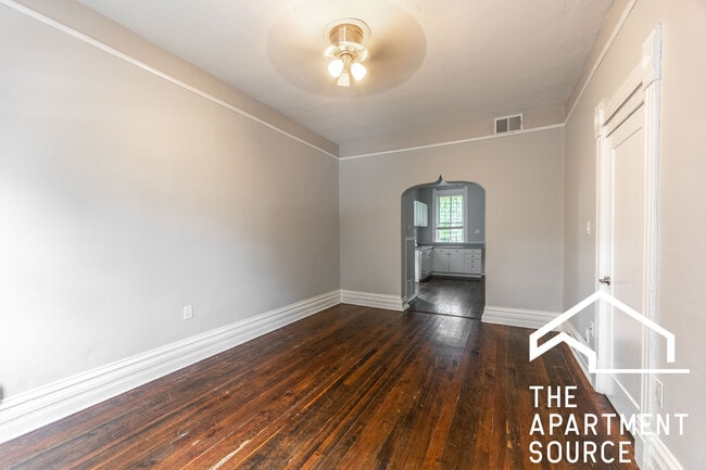 Photo - 2031 W Moffat St Unit 2