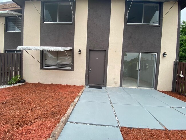 Photo - 2130 Sherwood Forest Blvd