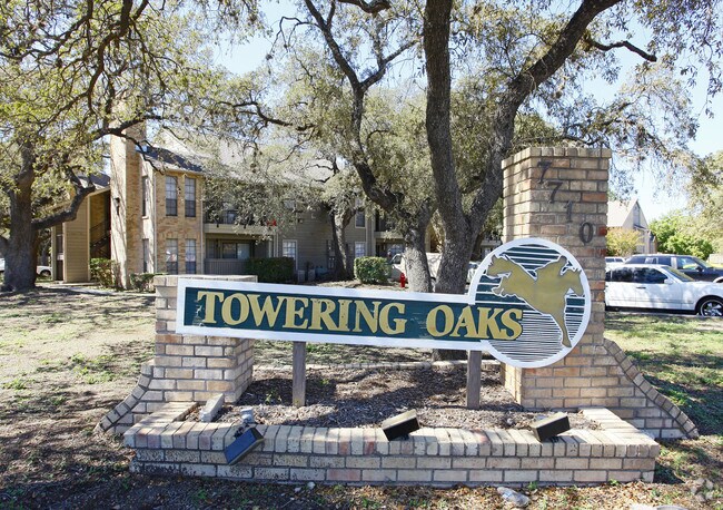 Photo - Towering Oaks