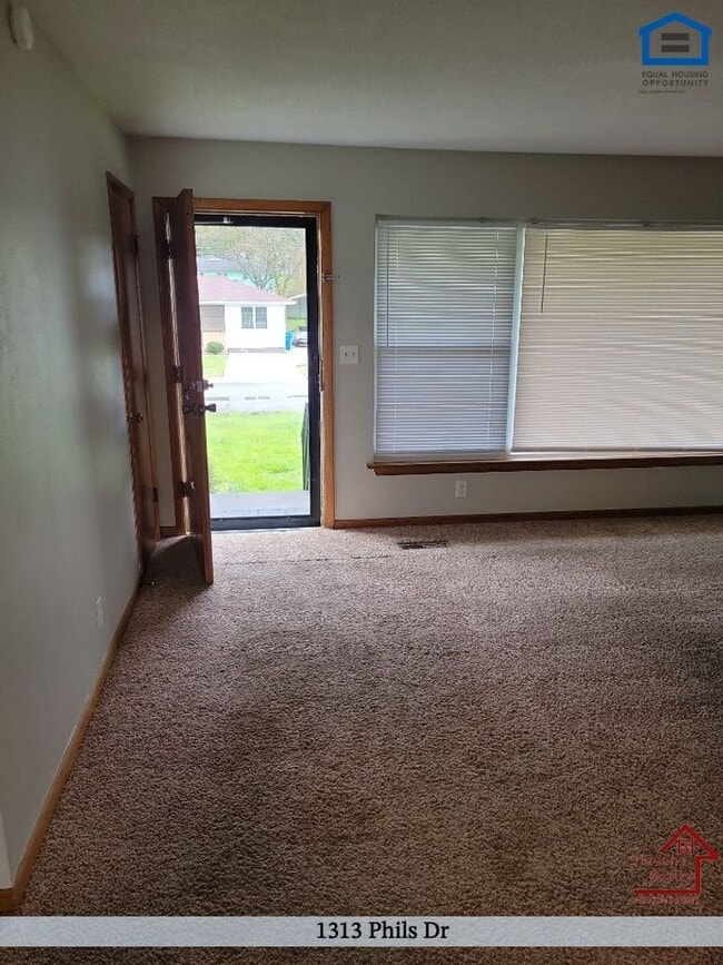 Photo - 1313 Phils Dr