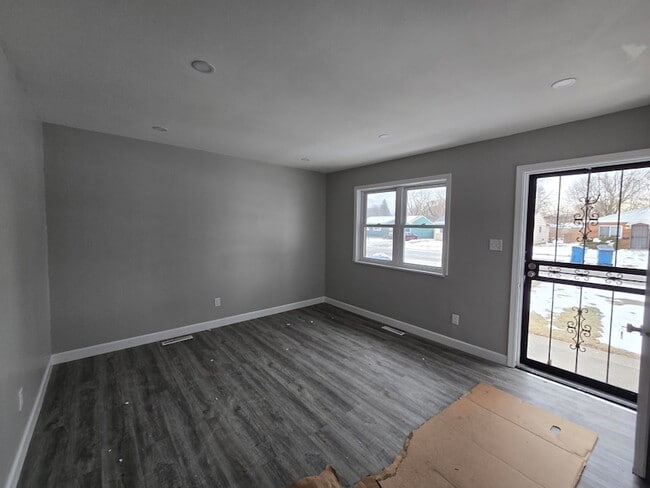 Photo - 1044 Hobart St