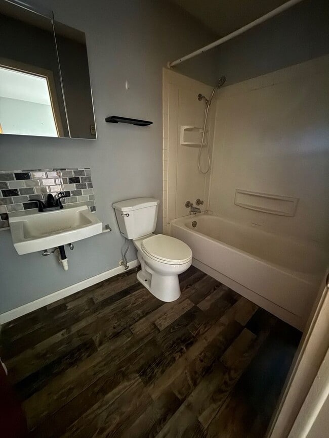 Photo - 1301 W 14th St Unit 1301 W 14th St -  1