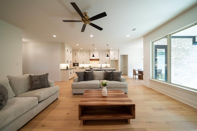 Photo - 15112 Matterhorn Lp