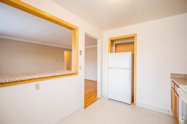 1BR,1BA - 510SF - Kitchen