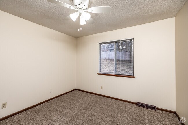 2BR, 1BA - 1,000 SF - First Bedroom