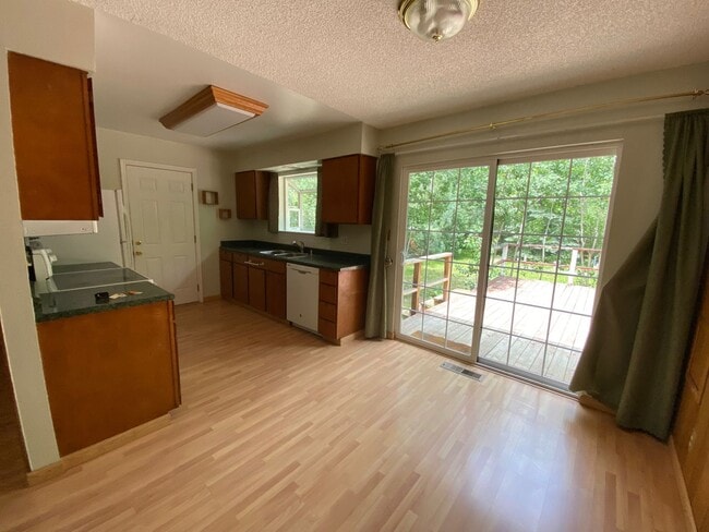 705 Anita Dr