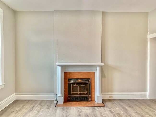 Photo - Winnebago Wonder: Spacious Living with Charm & Comfort!