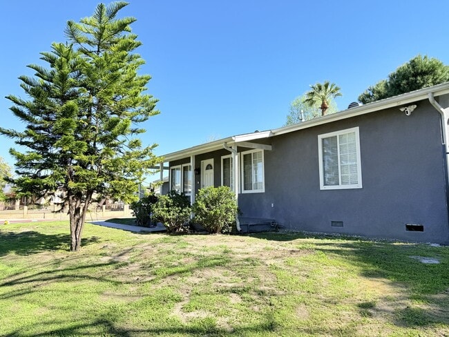 Building Photo - Beautifully Renovated 3-Bedroom Home in Va...
