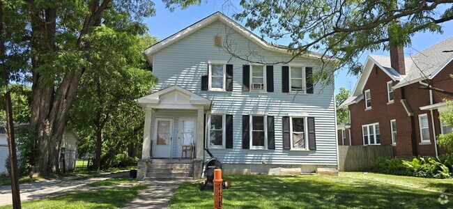 Building Photo - 195 N Seminary St Unit 195 Rental