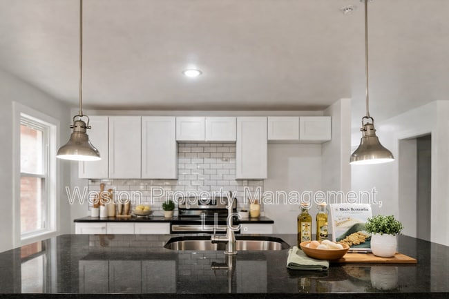 Photo - 711 NW 30th St