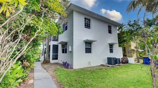 Building Photo - 1791 Marseille Dr Unit 2