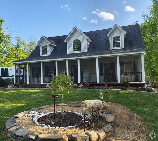 Building Photo - 5195 Old Gray Farm Ln Rental