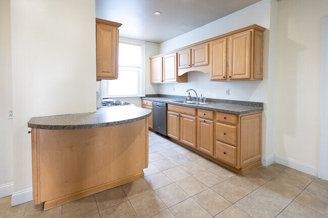 528 Richmond Ave Unidad #1