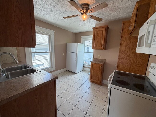 Photo - 251 5th St NE Unit Upper