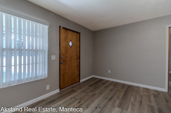 3005 W Lathrop Rd Unit 1