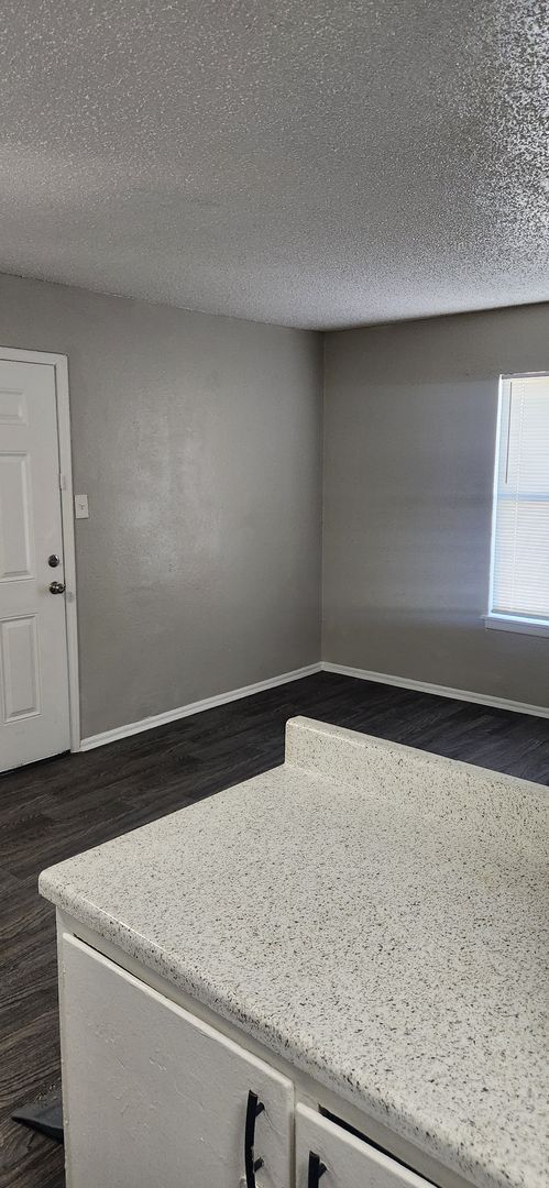 Photo - SOUTH PARK APARTMENTS Unit 304