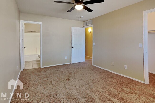 Photo - 2434 E Roeser Rd