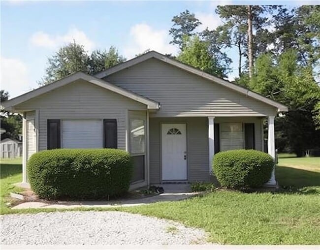 Building Photo - 6 Deforest Dr Rental