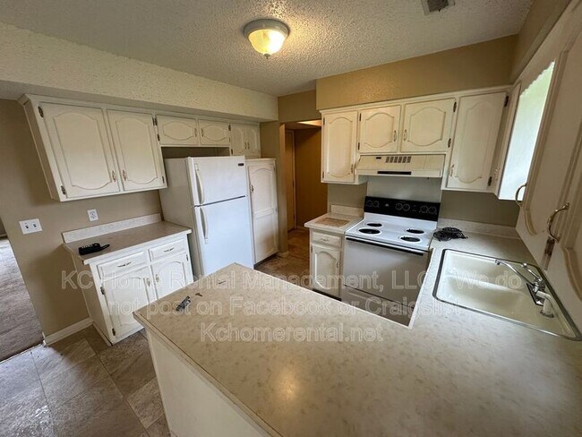 Photo - 900 NW 36th St Terrace