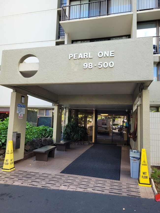 AVAILABLE | One Bedroom, One Bathroom | Lo... - AVAILABLE | One Bedroom, One Bathroom | Lo... House