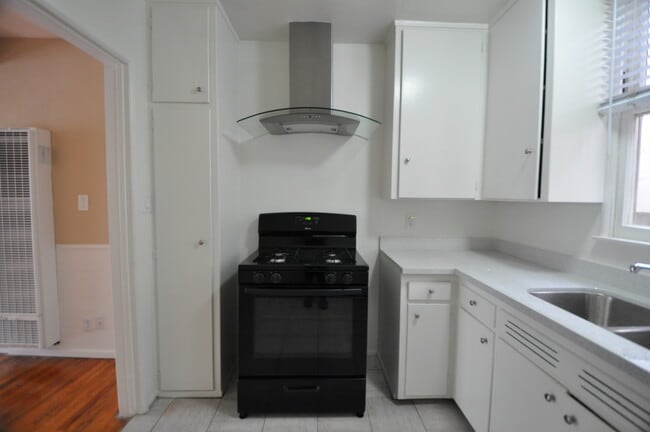 Photo - 14830 Dickens St Unidad 02