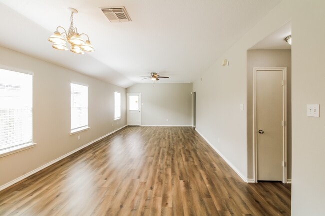Photo - 3519 Apache Meadows Drive