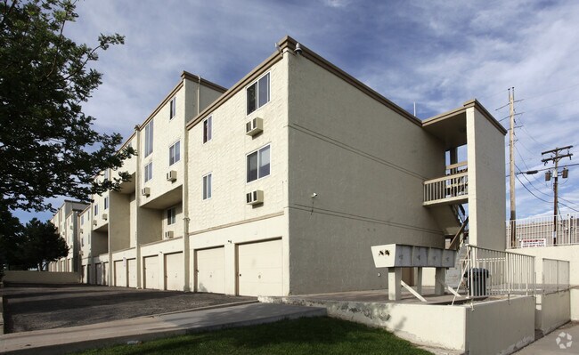 Corona Apartments - Corona Apartments