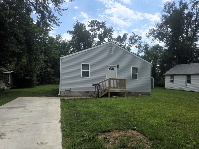 2842 W Elm St