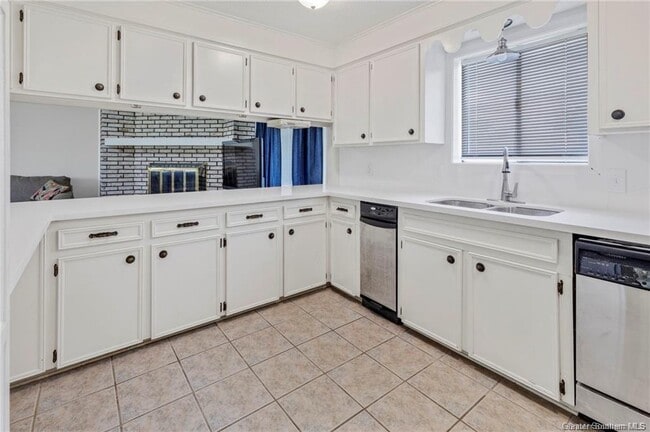 Photo - 4900 E St Charles Ave