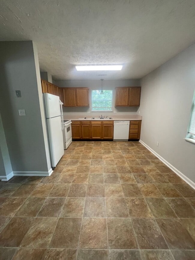 Photo - 3 bed, 2 bath, 2 car garage home w/ finished basement/bonus room in West Knox
