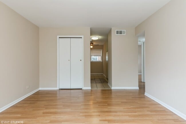 Living Room hallway - 3172 W Meadow Lane Dr Unit #27