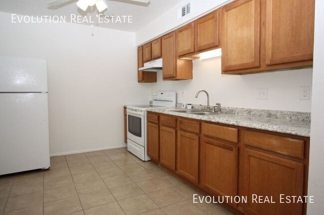Building Photo - 2413 N Amarillo St Unit 17