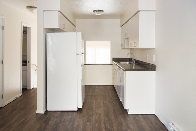 Photo - Kinneman Square Unit 1