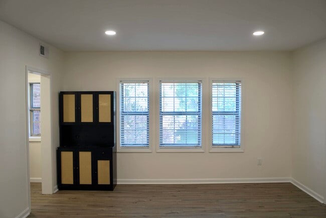 Photo - 1728 N Rhodes St Unit 281