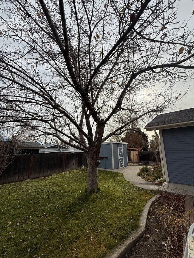 Photo - Beautiful expansive home for lease