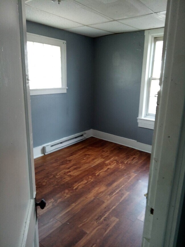 105 W Monroe Ave
