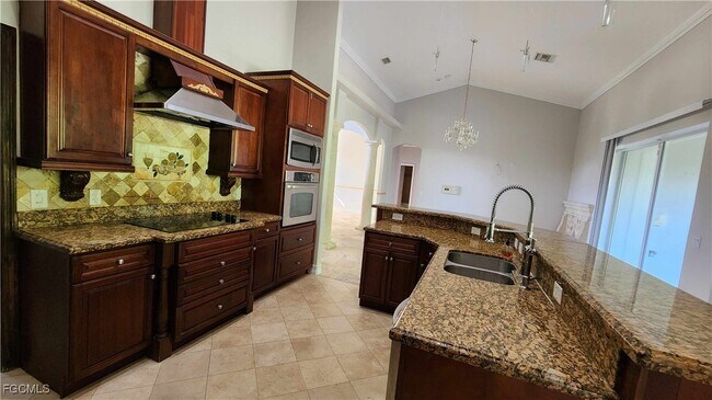 Photo - 2508 14th St W