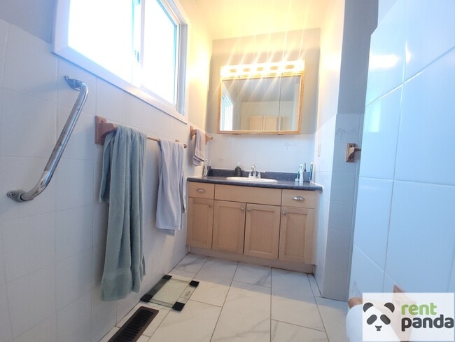 Photo - Highland Student Rental