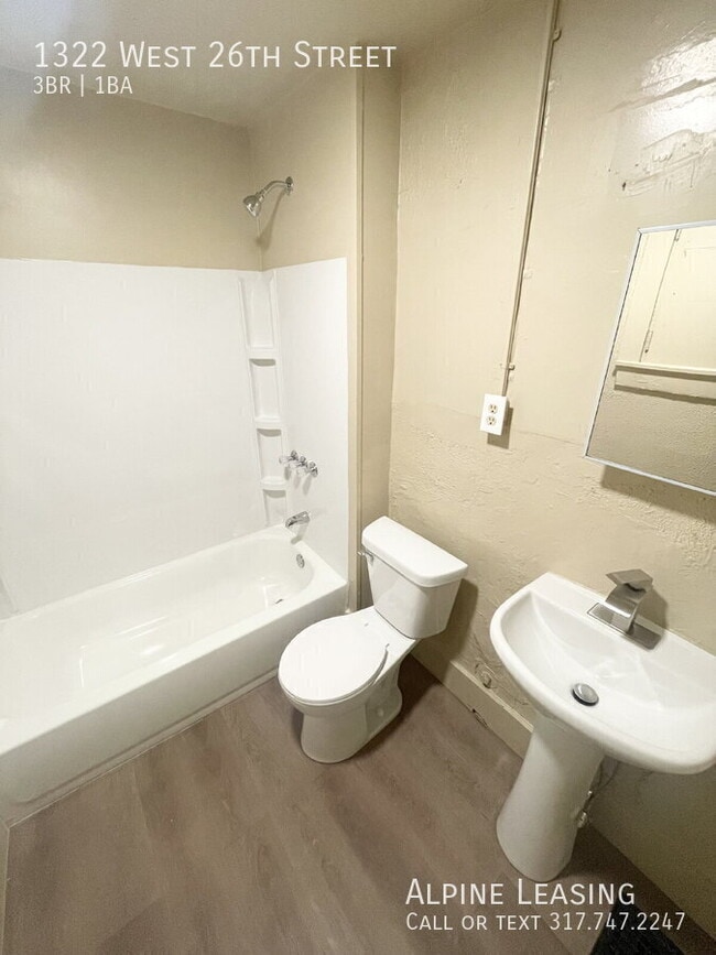 Photo - 1322 W 26th St