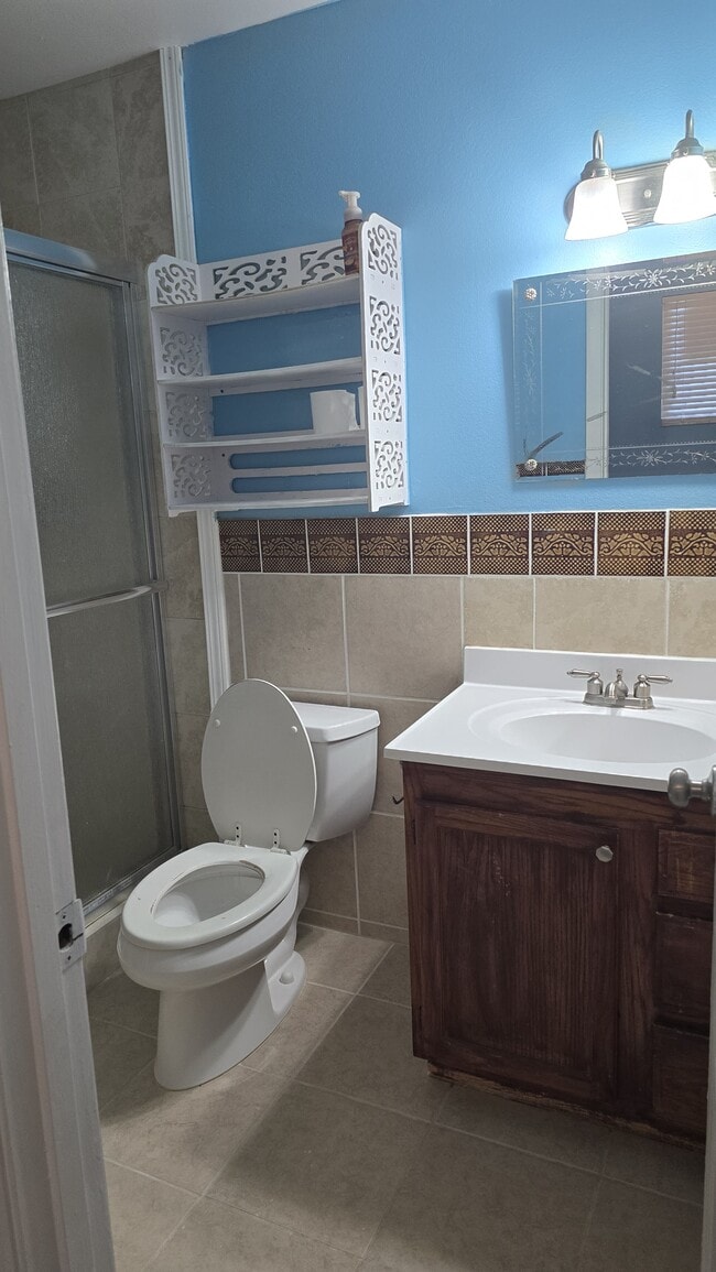 Photo - 819 E Rosewood Ln